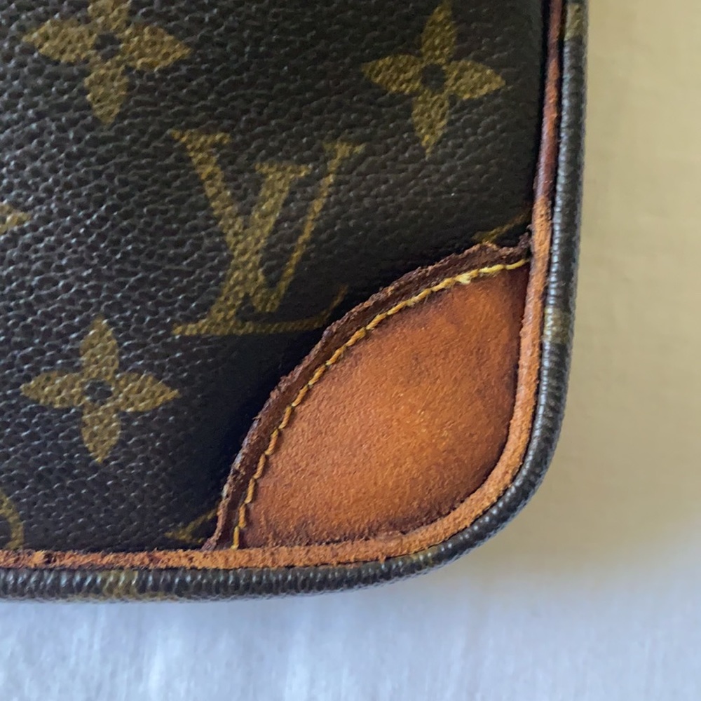Preowned Vintage Louis Vuitton crossbody - Picture 3 of 14